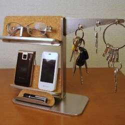 誕生日プレゼントに　腕時計スタンド　アクセサリースタンド　キー・メガネ・携帯電話スタンド 小物トレイ付き 1枚目の画像