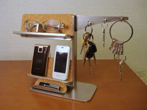 誕生日プレゼントに　腕時計スタンド　アクセサリースタンド　キー・メガネ・携帯電話スタンド 小物トレイ付き 1枚目の画像
