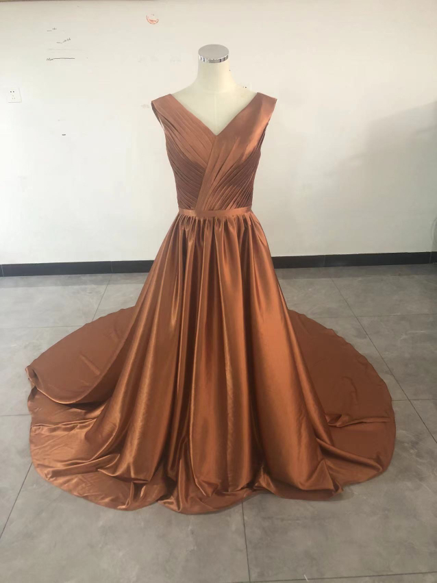 エレガント カラードレス テラコッタ色 優雅なシルエット 編み上げ　トレーン