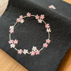 桜刺繍のブックカバー 7枚目の画像