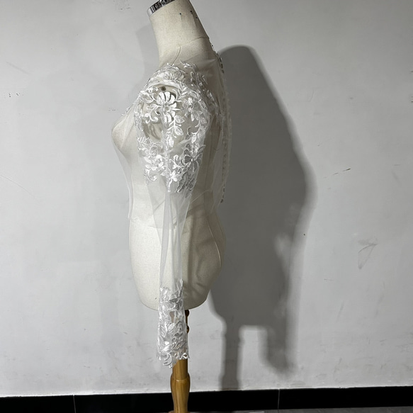 ウエディングドレス中に入れるインナーブラウス　ボレロ トップスのみ くるみボタン 繊細レース 4枚目の画像