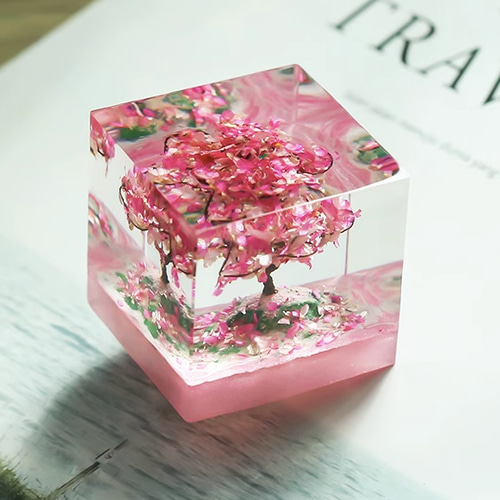 ☆レジンアート・ピンクラグーン☆ 猫ちゃんとキラキラピンクの雫シェイカーキーホルダーができました