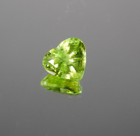 天然スフェーン1.82ct 5枚目の画像