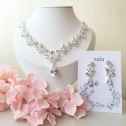 煌めく ビジューブライダル ネックレス ピアス イヤリング