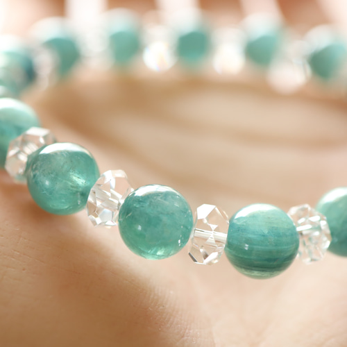 ☆スーパープレミアムブレス☆グリーンカイヤナイト：9ミリ＆水晶