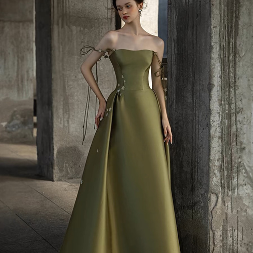 ウェディングドレス グリーン カラードレス スパゲッティストラップ