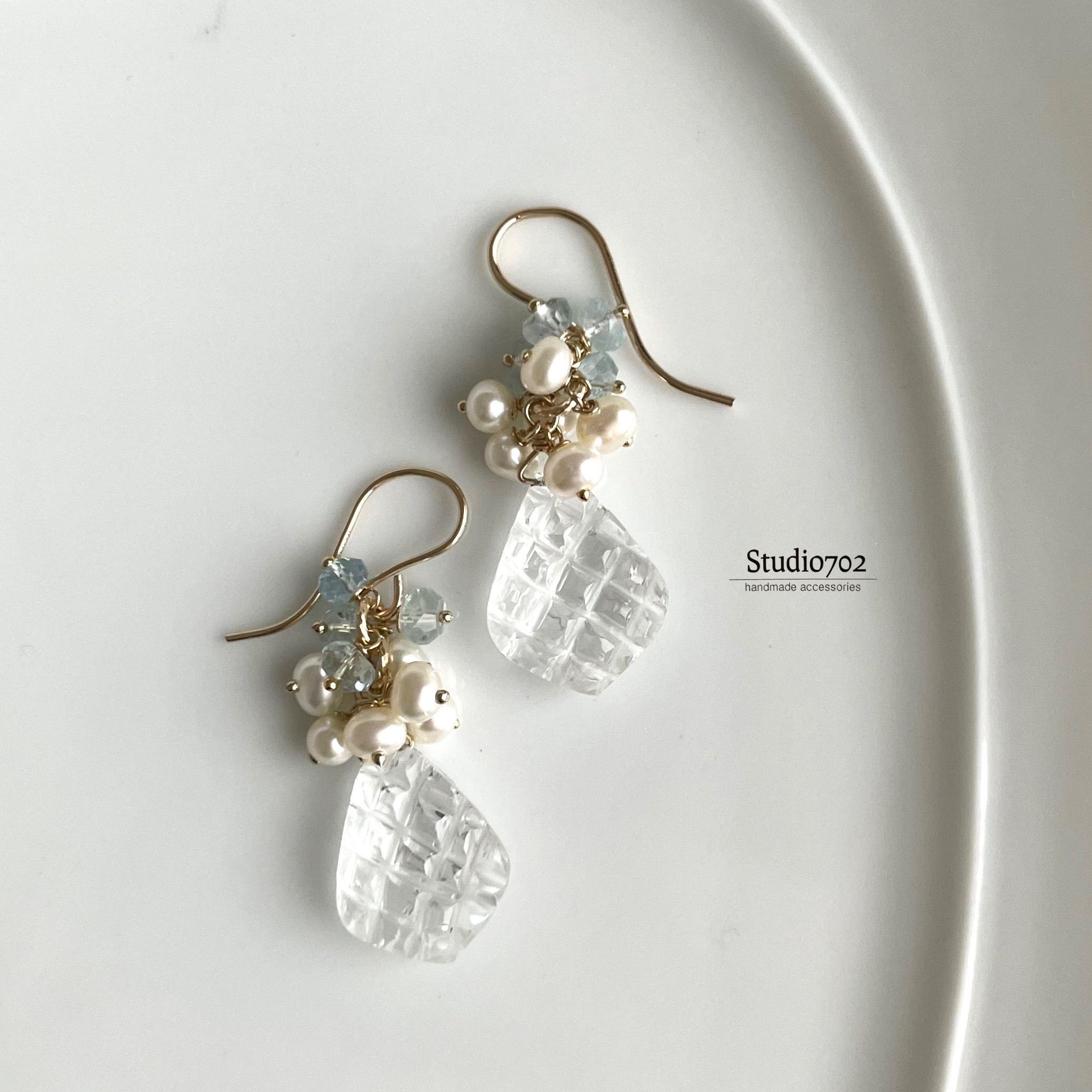 14kgf  クリスタルカービングとアクアマリン　パールのピアス
