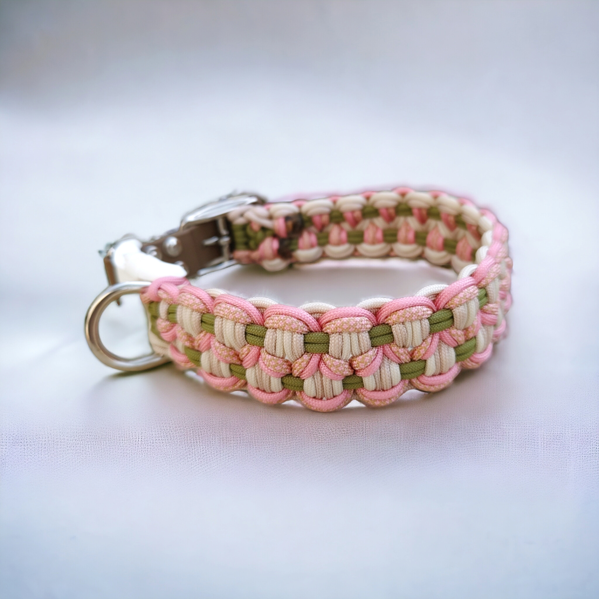 ★オーダー制作★パラコード首輪　長さ30cm〜35cm 桜カラー　桜もちのような落ち着いたやさしい色合いです❀