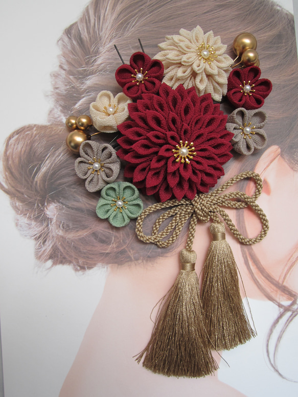 つまみ細工髪飾り　成人式　卒業式　和装　ワインレッド　着物　袴　晴れ着　振袖 つまみ細工 ヘア飾り ワインカラー 卒業式 卒業式髪飾り 袴 水