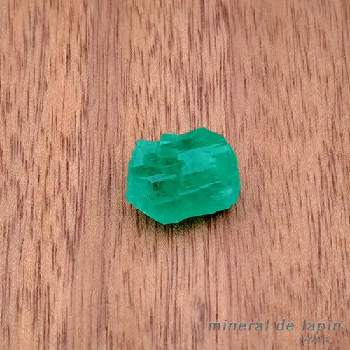 エメラルド　原石 エメラルド原石 11.17カラット 天然石 mineral de lapin 通販 17431870