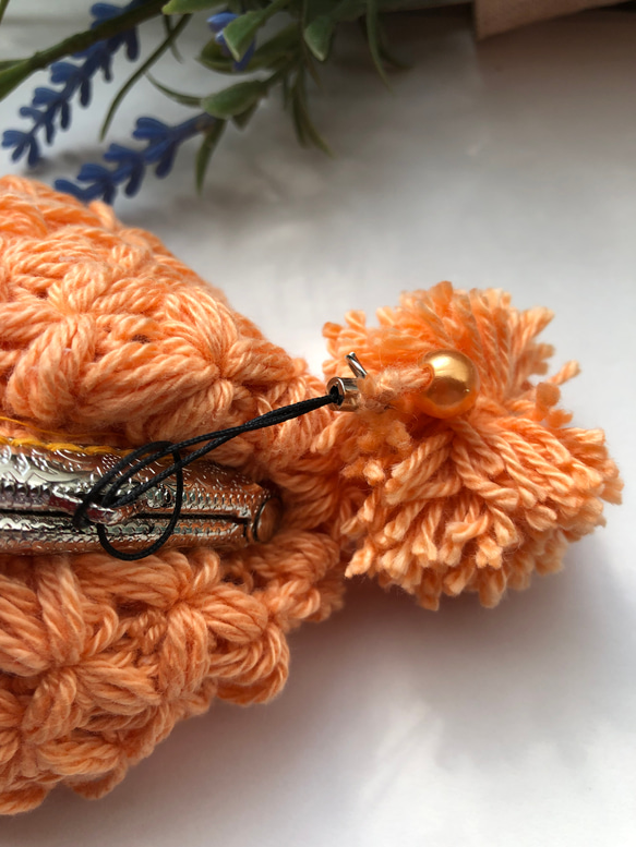 花びらの様なリフ編みがま口ポーチ 7枚目の画像