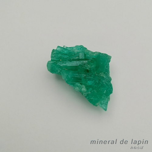 エメラルド　原石 theory xyz エメラルド 原石 大型 置物 甲府研磨 宝石(鑑別書付