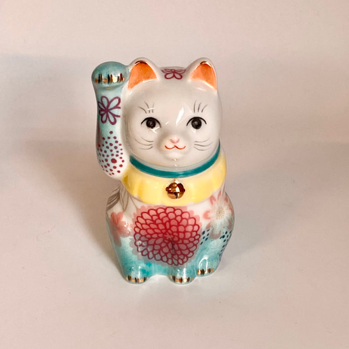 花柄の陶器製招き猫 作家作品 花柄陶器製招き猫 作家作品 （招き猫 和モダン フラワー柄 右手