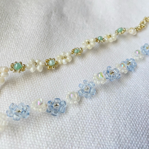 白い薔薇とベネチアンビーズのブレスレット フラワーブレスレット(白 水色) ビーズアクセサリー フラワー 韓国
