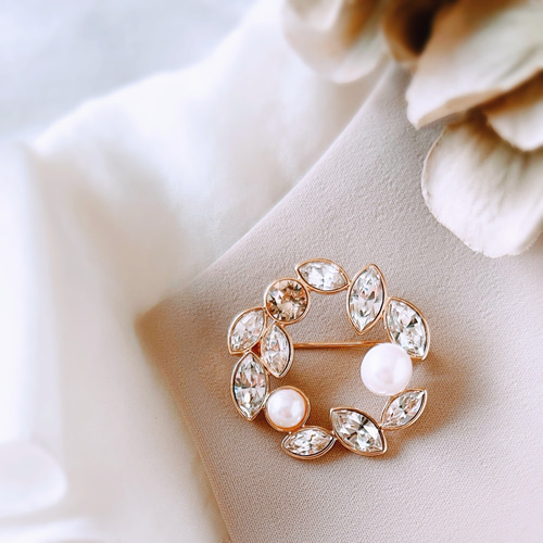 ✧₊⁎パールビジューブローチ飾りピン ゴールド 入学入園式 結婚式 母の 