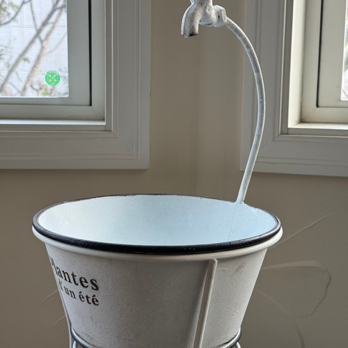 可愛いバケツ蛇口型 鉢 》プランツラウンド 観葉植物 多肉植物 お花の