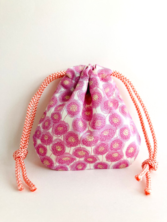♬ファブリック2024♬ 手縫いのミニ巾着袋 リバティ生地 ピンク 花柄 1枚目の画像