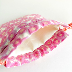 ♬ファブリック2024♬ 手縫いのミニ巾着袋 リバティ生地 ピンク 花柄 3枚目の画像