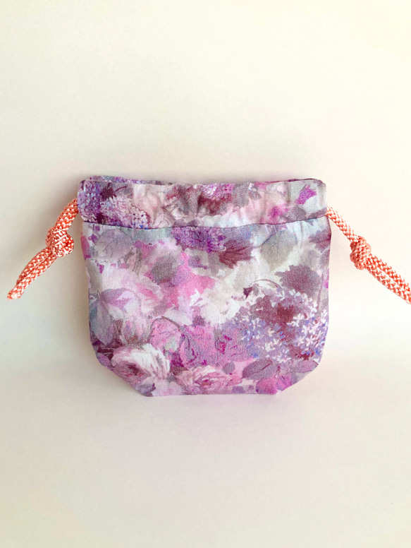♬ファブリック2024♬ 手縫いのミニ巾着袋 リバティ生地 ピンク 花柄 2枚目の画像