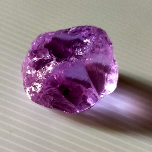 アンダラクリスタル パープル 紫 カラーチェンジ 大き目1粒 天然石