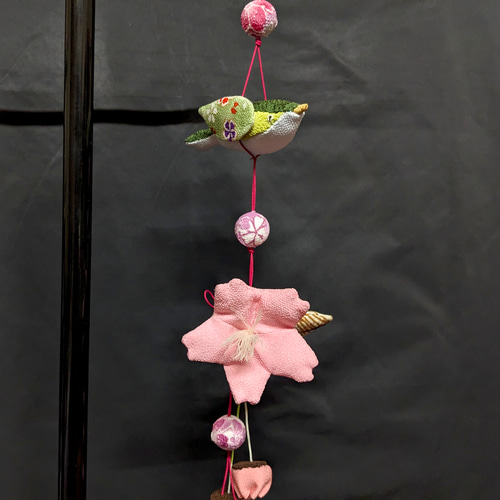 吊るし飾り】メジロと桜の吊るし飾り その他置物 Craft-House-Risuky