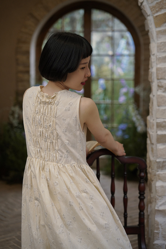 ベージュジャカード日本製クールノースリーブラウンドネックジャガードドレス春秋ミドル丈ベストドレス 19枚目の画像