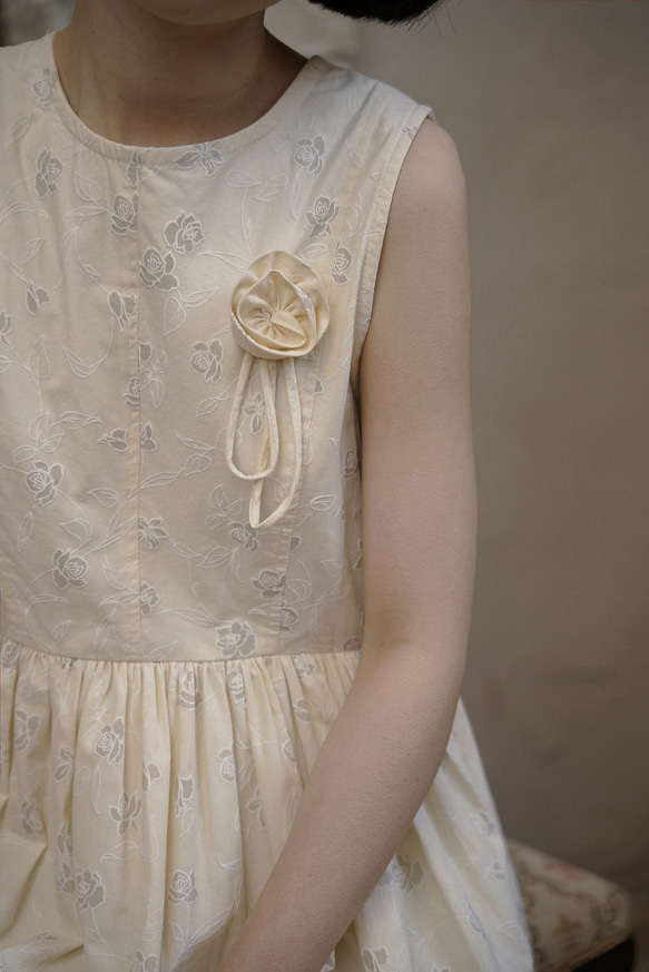 ベージュジャカード日本製クールノースリーブラウンドネックジャガードドレス春秋ミドル丈ベストドレス 17枚目の画像