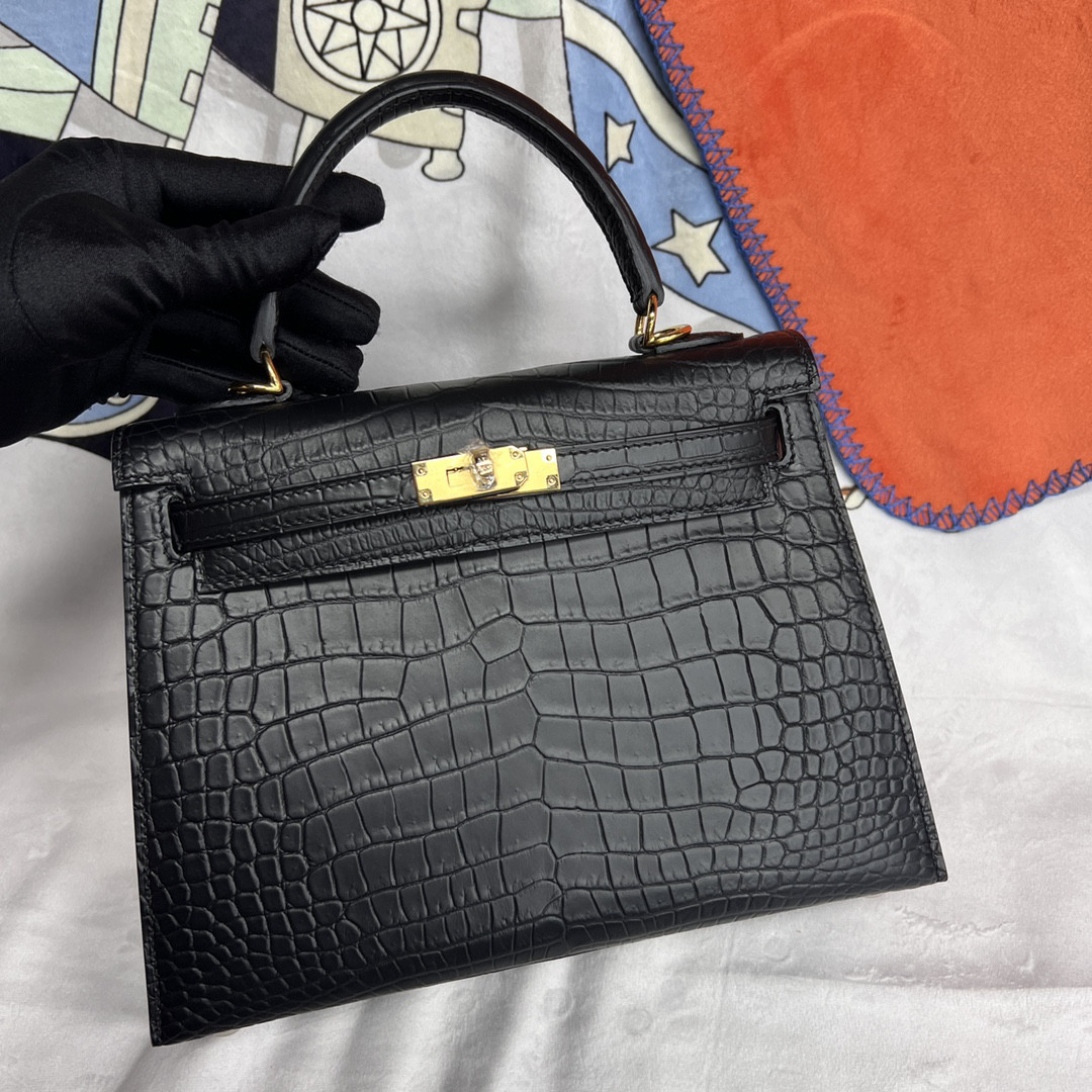 ワニ型レザーバッグ ハンドメイド ブラウン