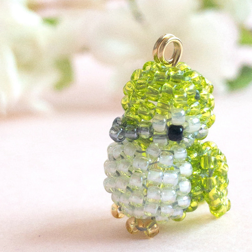 ウグイスのビーズステッチストラップ 携帯ストラップ うさのひみつきち