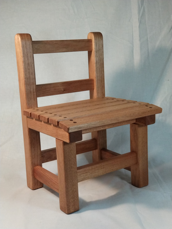 子供椅子 クルミの子供イス 子供椅子 クルミの子供イス