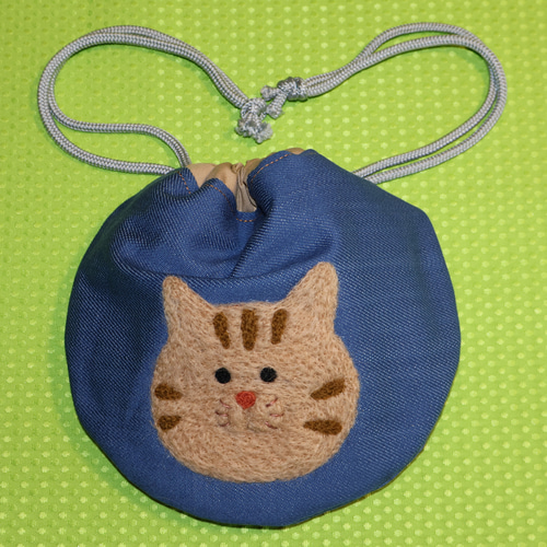 茶色の虎猫ちゃんのまん丸巾着ポーチ】 巾着袋 猫様商店 通販 17434028