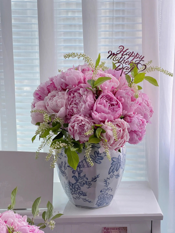 陶器の花瓶と花の組み合わせ【生花】シャクヤク　サラベル 5枚目の画像