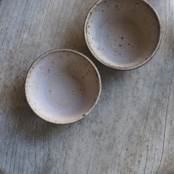NEW! 鉄粉のある　台形　小鉢　桃ベージュ　陶器　 3枚目の画像
