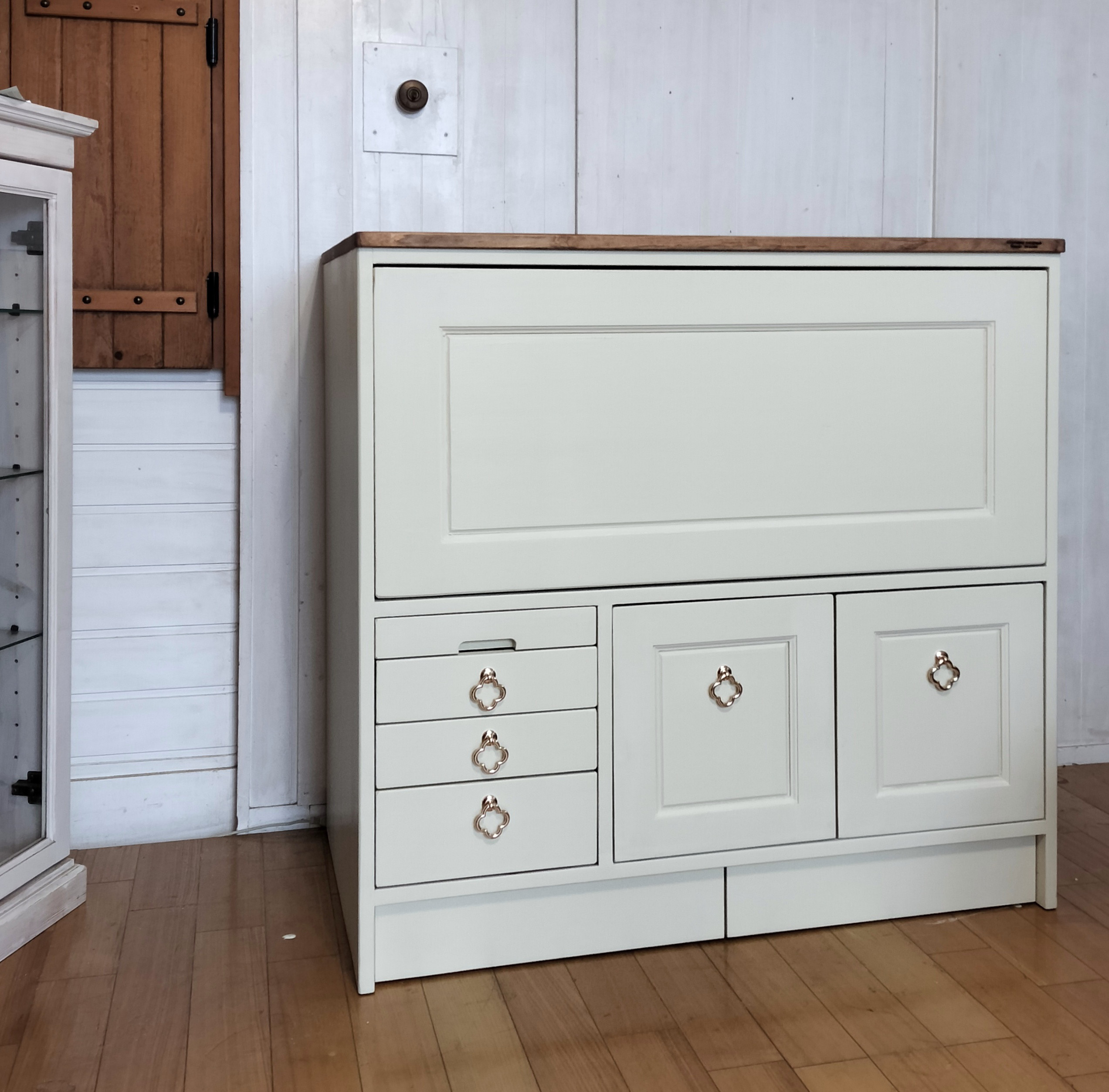 フレンチキッチンキャビネット 88,000円