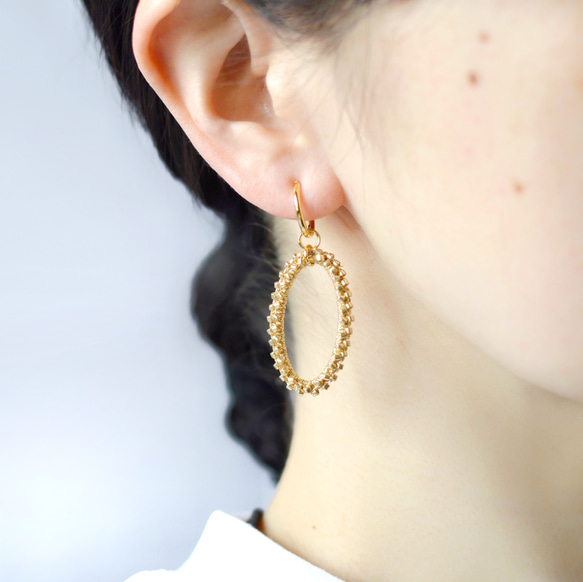 oval hoop  (gold)  イヤリング ／ ピアス  オーバル  フープ  ビーズ 10枚目の画像