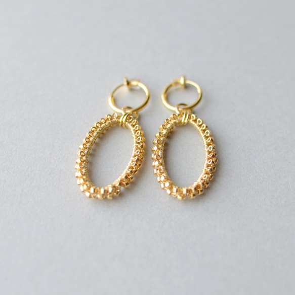 oval hoop  (gold)  イヤリング ／ ピアス  オーバル  フープ  ビーズ 4枚目の画像