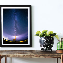 灯台と直立する夏の天の川　インテリアアートポスター 100 1枚目の画像