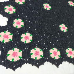【送料無料】ブランケット　夜桜②黒　マルチカバー　モチーフ　かぎ編み　編み物　手編み 6枚目の画像