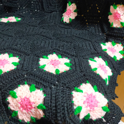 【送料無料】ブランケット　夜桜②黒　マルチカバー　モチーフ　かぎ編み　編み物　手編み 5枚目の画像