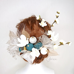 【一点限定】梅とちりめん玉とリボンのヘッドドレス 成人式 卒業式 和装 和装髪飾り 造花 ブルー ホワイト 1枚目の画像