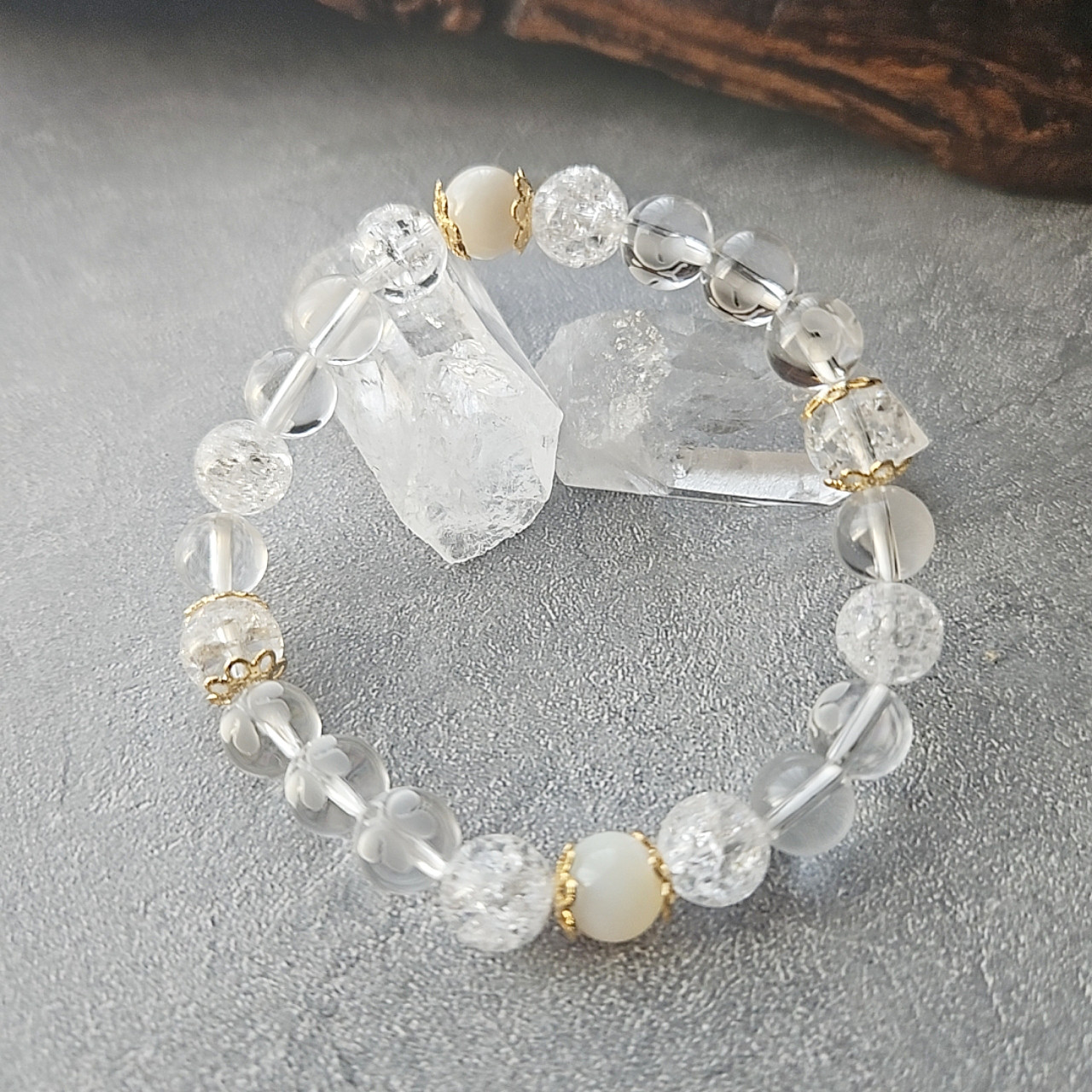 蝶《彫刻入り》クリスタル マザーオブパール✧*bracelet