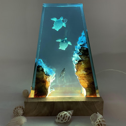 ナイトライト レジンアート 亀 ダイバー 海洋生物 おしゃれ かわいい USB 給電 コンパクト cht-1725 4枚目の画像