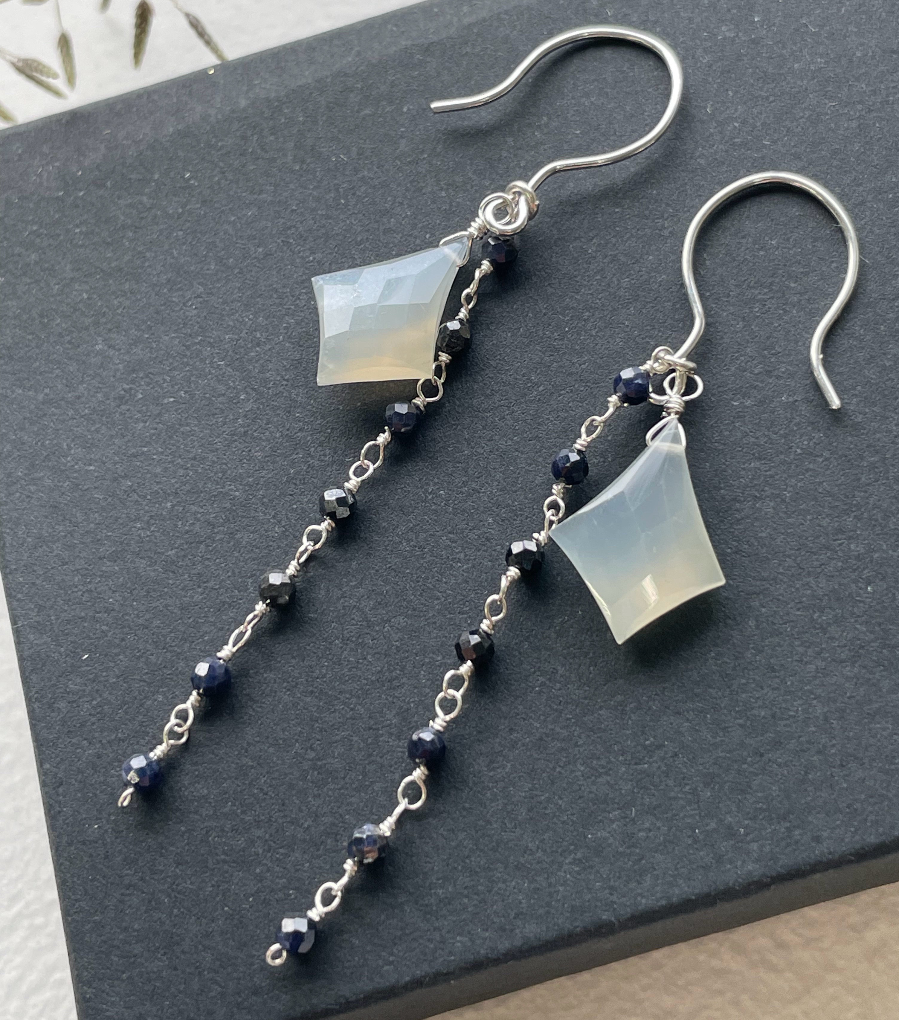 ピアス　選べるチャーム　ムーンストーン　6月誕生石　ギフト　天然石　シルバー925