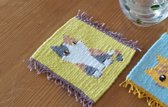 綿糸の手織りコースター（三毛猫・トラ猫） 3枚目の画像