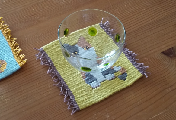 綿糸の手織りコースター（三毛猫・トラ猫） 4枚目の画像