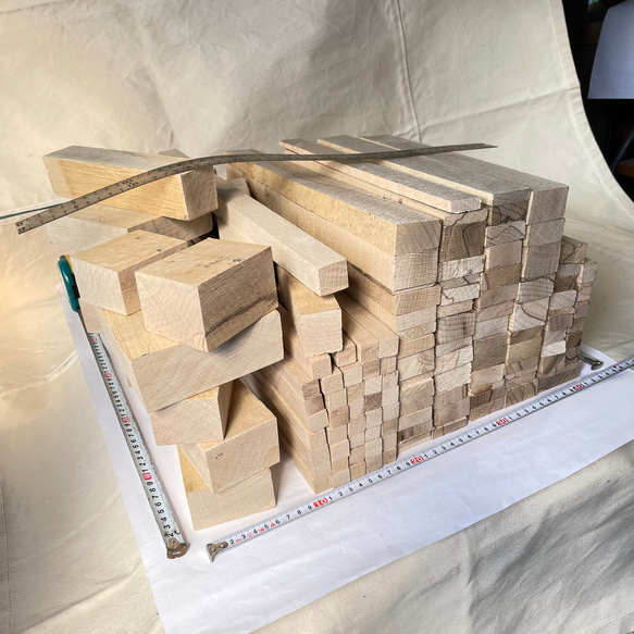 樫 乾燥材 端材 平 角 ブロック22.5kg(Ｂ2375)杭 DIY 木工 彫刻 工作 柄 ばち ヌンチャク 拍子木 5枚目の画像