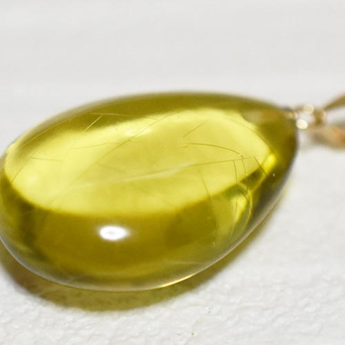 Ж K18 18金 リトアニア産グリーンアンバー琥珀6.65ct ペンダント