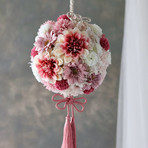 和装の前撮りなどにぴったりの可愛いピンクボールブーケ 造花ブーケ