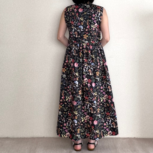 低身長さん向け洋服】リバティプリント ノースリーブ 低身長さん向け洋服】リバティプリント ノースリーブ
