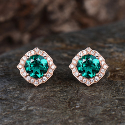 ユニークな 5 月の誕生石 エメラルド ピアス モアッサナイト ハロー
